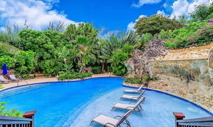 Gibbes Apartment | Beautiful Three Bedroom Townhouse