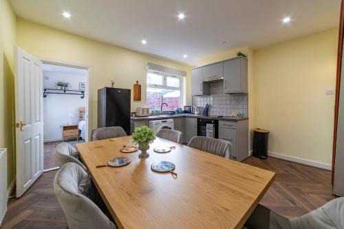 Reddish House | Beautiful Three Bedroom House - Manchester Escape