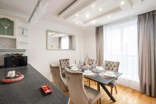 Ferencvaros Apartment | Beautiful three bedrooms apartment with free parking close to the Danube Coast