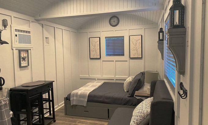Aquone Cabin | Beautiful Tiny Cabin Near Lake Nantahala and the Great Smoky Mountains