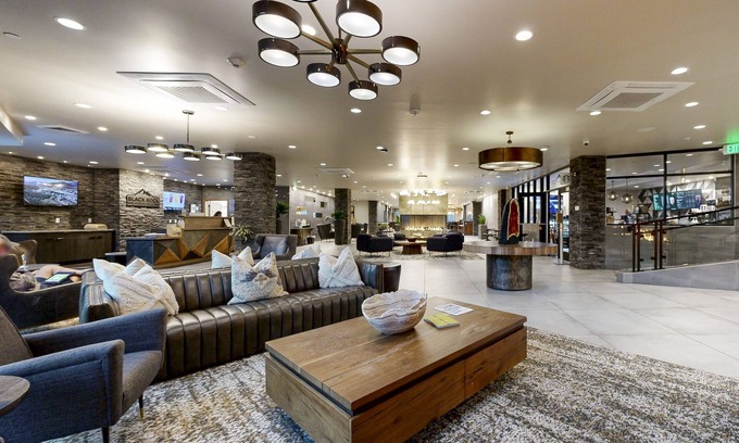 Park City Condo | Beautiful top level condo with mtn views, free ski shuttle + resort amenities