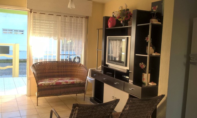 Arroio Teixeira House | Beautiful Townhouse near the sea Wifi 2 bedrooms safe and with electronic cable TV
