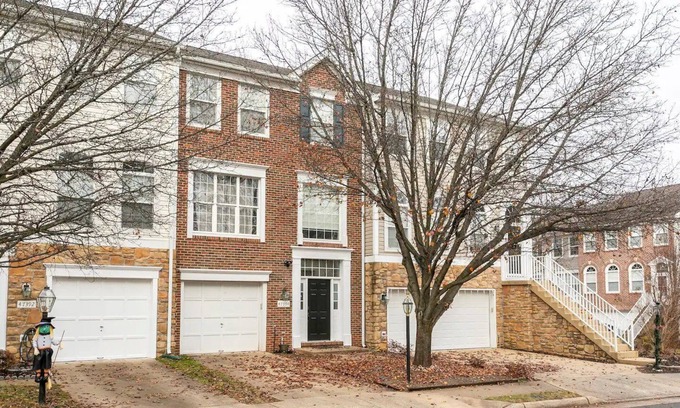 Lowes Island House | Beautiful Townhome