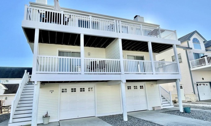 Townsend's Inlet House | Beautiful Townhouse with views of the Bay!