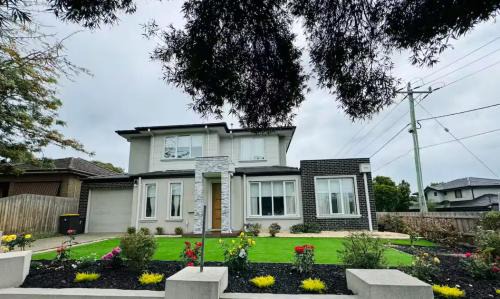 Notting Hill House | Beautiful Townhouse in Clayton