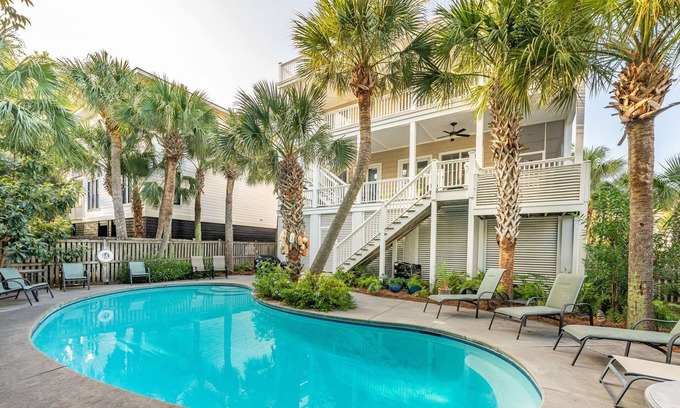 Charleston County House | Beautiful Traditional Home with Private Pool! 5 BR 4 BA