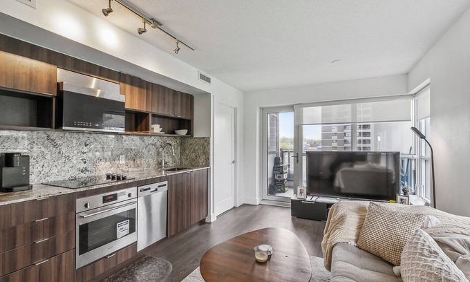 Six Points Condo | Beautiful two bedroom unit located in the Islington Village neighbourhood.