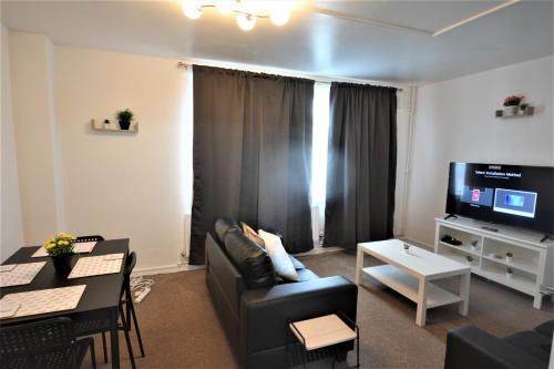 Brixton Hill Apartment | Beautiful Two Bedroom Flat in Brixton London
