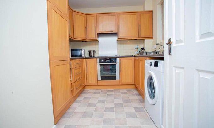 Moulton Apartment | Beautiful two Bedrooms Ensuite Apartment