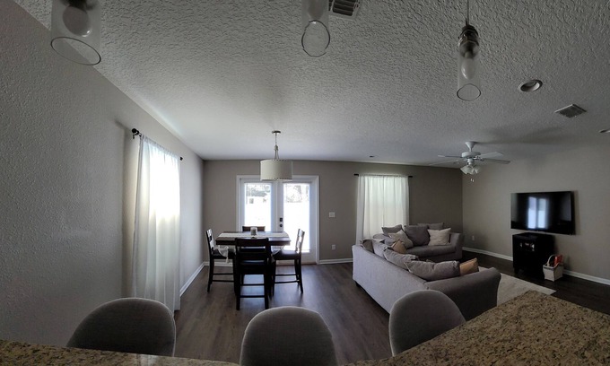 North Beach House | Beautiful Two Story with Garage