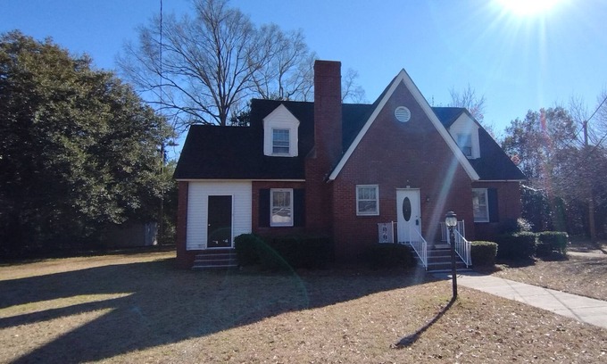Sumter House | Beautiful two story house close to downtown Sumter