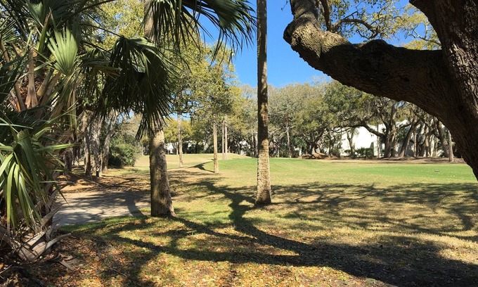 Seabrook Island Villa | Beautiful updated 2 bed 2 bath Close to beach! Lakehouse pools and gym included