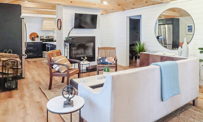 Moultonborough Cottage | Beautiful updated lakefront home with a washer/dryer, grill & dog-friendly