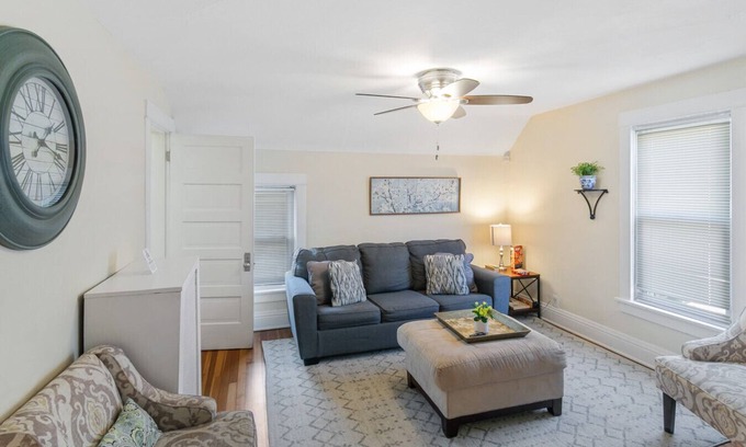 Libertyville House | Beautiful updated 5 bedroom house Near Naval Base!