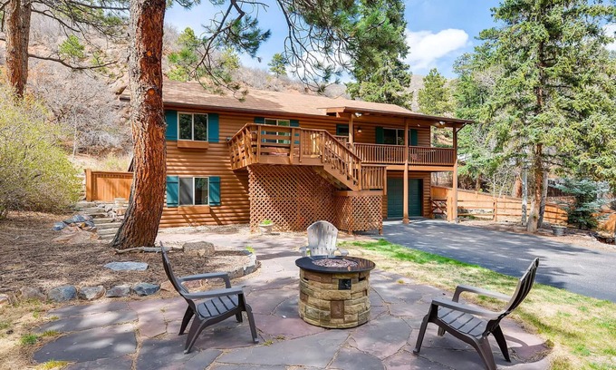 Woodland Park Cabin | Beautiful Green Mountain Falls Cabin