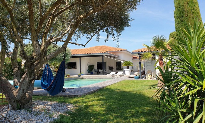 Saint-Jean-de-Vedas Villa | Beautiful villa, swimming pool and cicadas in a quiet area near the sea!