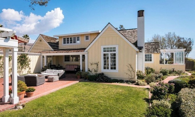 Carpinteria House | Beautiful Vacation Home overlooking Rincon Beach!