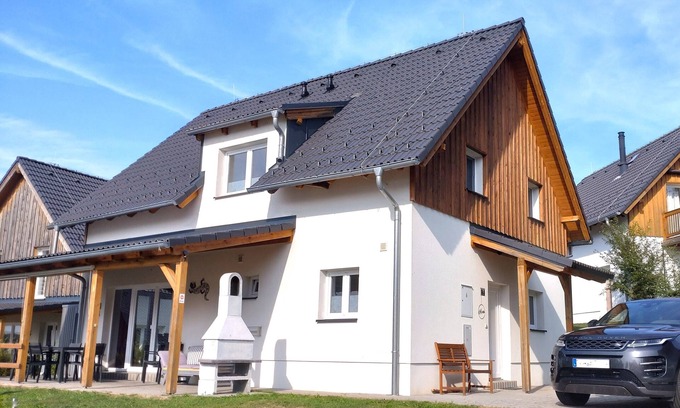 Lojzova Paseka House | Beautiful vacation home on the lake