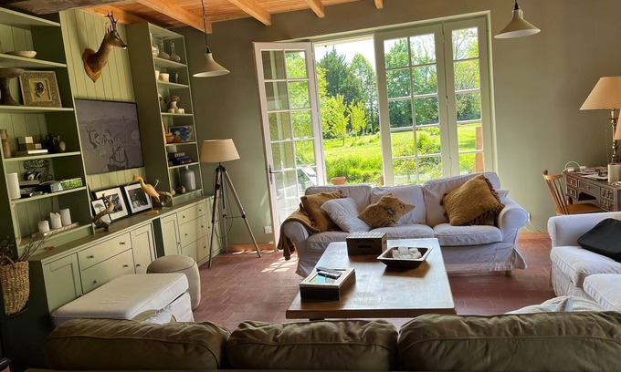 Vouhe House | Beautiful vacation home 35 min from La Rochelle