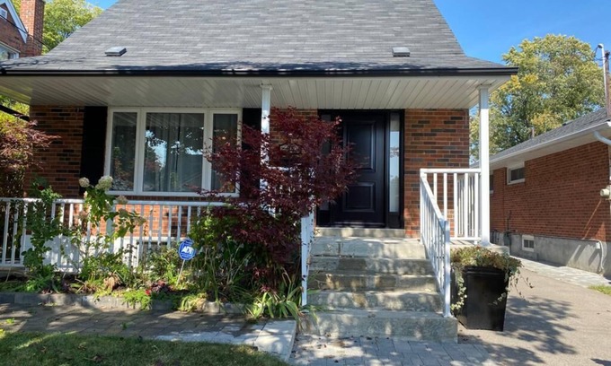 Wexford - Maryvale House | Beautiful Vacation or Relocation Home in Scarborough