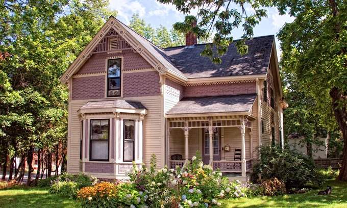 Belfast House | Beautiful Victorian in Belfast, Maine