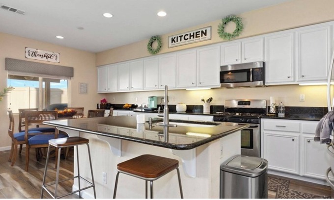 Victorville House | Beautiful Victorville Home