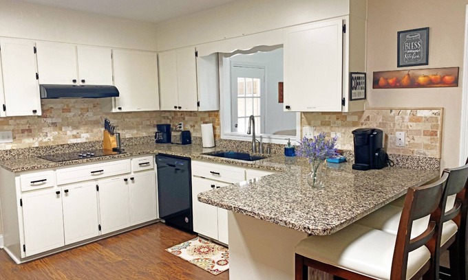 Wright House | Beautiful Villa with heated pool/Billiards table & plenty of other amenities