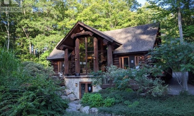 Port Carling Villa | Beautiful Villa at Port Carling, Ontario - PET friendly
