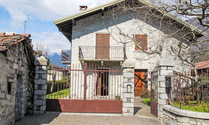 Mergozzo House | Beautiful villa for 3 guests with TV and parking