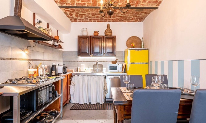 Asti House | Beautiful villa for 4 people with A/C, WIFI, TV, patio and parking