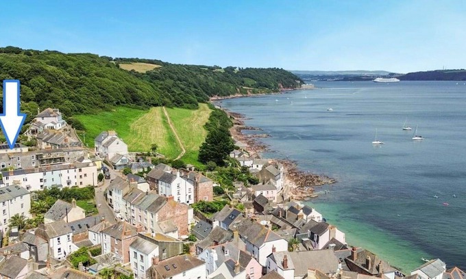Kingsand House | Beautiful villa for 8 guests with WIFI, pets allowed and parking