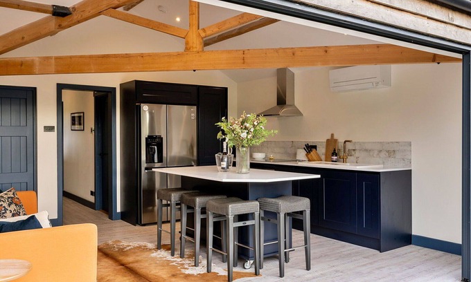 Hawling House | Beautiful villa for 6 people with WIFI, hot tub and terrace