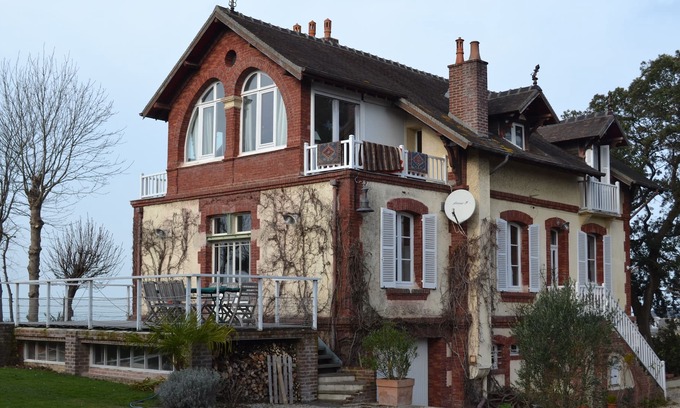 Houlgate Villa | Beautiful Villa Houlgataise enclosed park full sea view unobscured