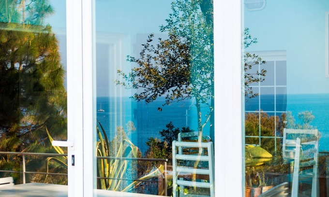 Portoferraio Villa | Beautiful villa overlooking the beach of Seccione