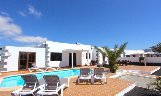 Playa Blanca Villa | Beautiful Villa with private Pool on sought after Parque Del Rey Playa Blanca