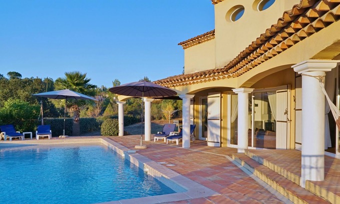 Les Esterets du Lac Villa | Beautiful Villa with Heated private Pool, only 15 minutes from the Beaches