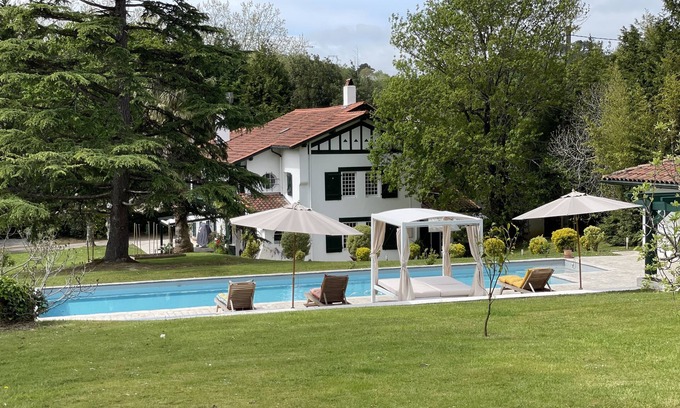 Ascain Villa | Beautiful villa with heated pool set in 1 hectare of wooded parkland
