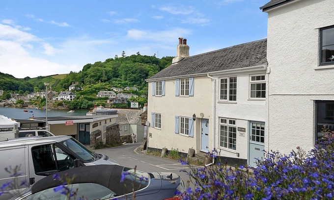 Newton Ferrers Cottage | Beautiful Waterside 2 bedroom cottage in Newton Ferrers S. Devon