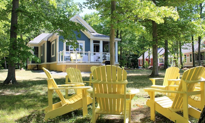 Cherry Valley Cottage | Beautiful Waterfront Cottage on a Resort Community - near beaches of Sandbanks