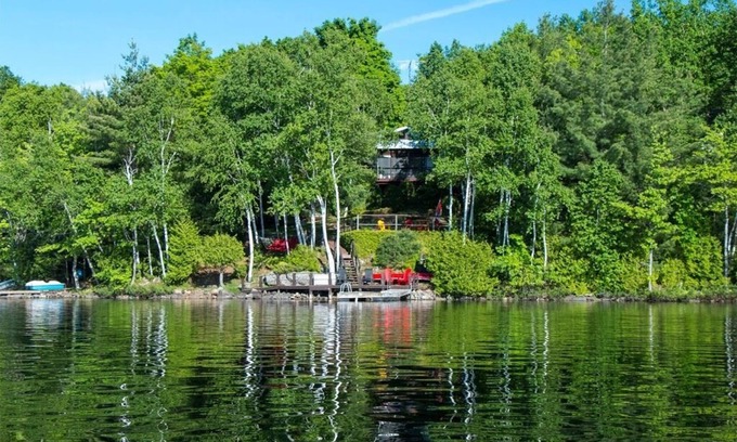 Central Frontenac Cottage | Beautiful waterfront cottage