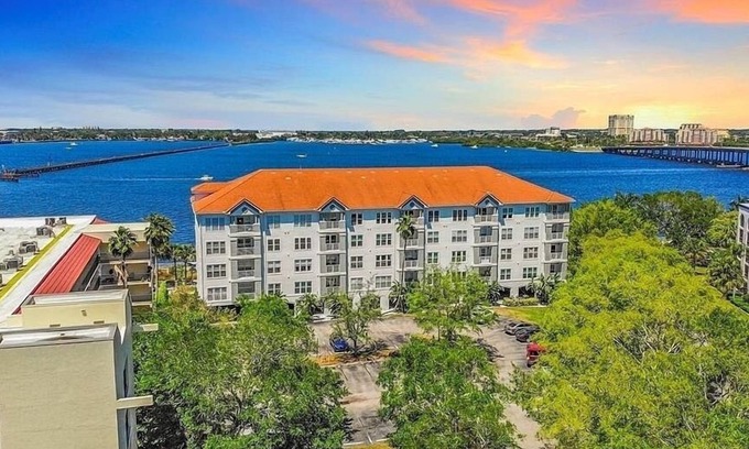 Bradenton Apartment | Beautiful Waterfront Condo on Bradenton Riverwalk