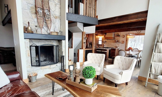 Andover House | Beautiful West-Facing Home with Amazing Mountain & Sunset Views, Fireplace
