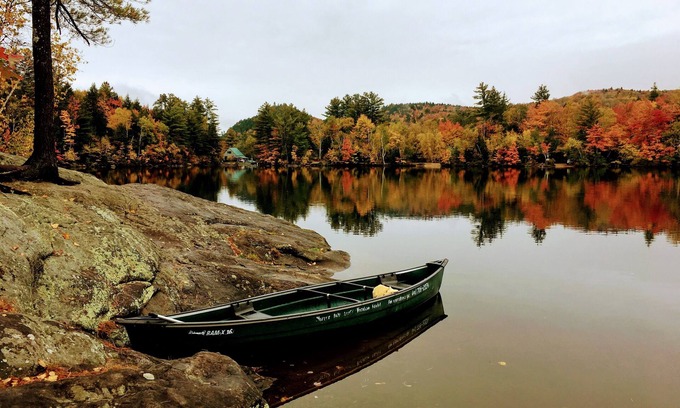 Woodstock Cabin | Beautiful White Mountain Lodge on Mirror Lake, Hot Tub, Dog Friendly, 6 Bedrooms