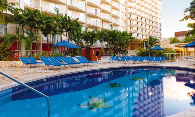 Waikiki Resort | Beautiful Wyndham Waikiki Beach Walk - 1BR Deluxe - Sleeps 4
