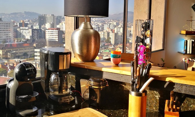 La Mariscal Apartment | Beautifull 2 BDR French Suite Almagro w/balcony & stunish view on Quito