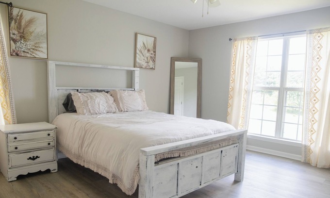 Dickson Other | Beautifull farm house located in Dickson, TN- ONLY 54 mins to downtown Nashville
