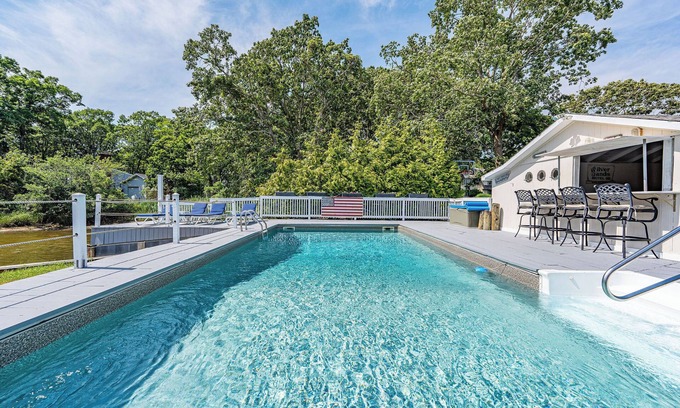 Southold House | Beautifully appointed waterfront property with heated pool and cabana