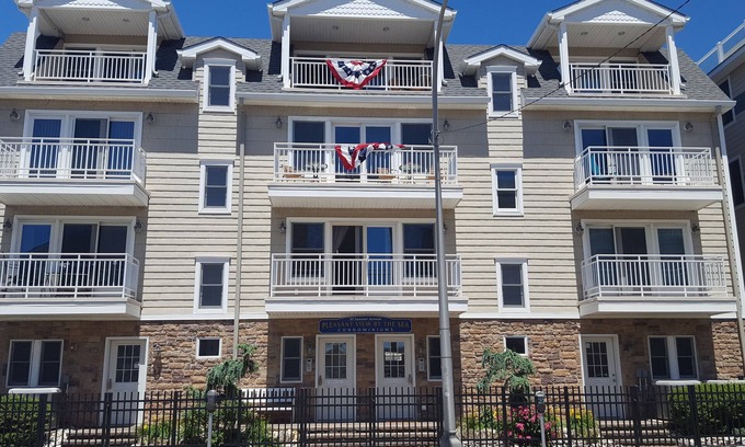 Seaside Heights Condo | Beautifully decorated 2bd/2bth condo,POOL,Steps to Beach, 6 beach badges #2229