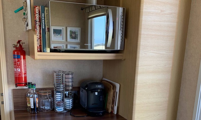 Crimdon House | Beautifully decorated caravan right next to the sea with picturesque views