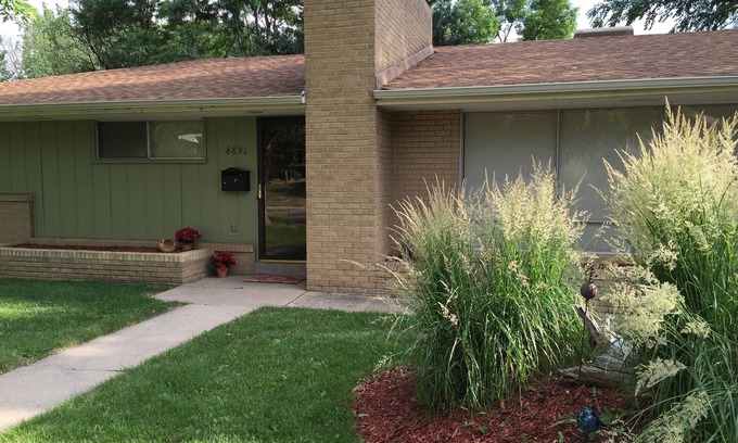Littleton House | Beautifully decorated and updated 3 Bedroom Ranch